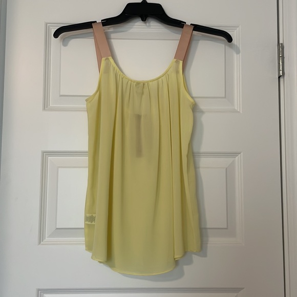 Yellow Top - Picture 4 of 5